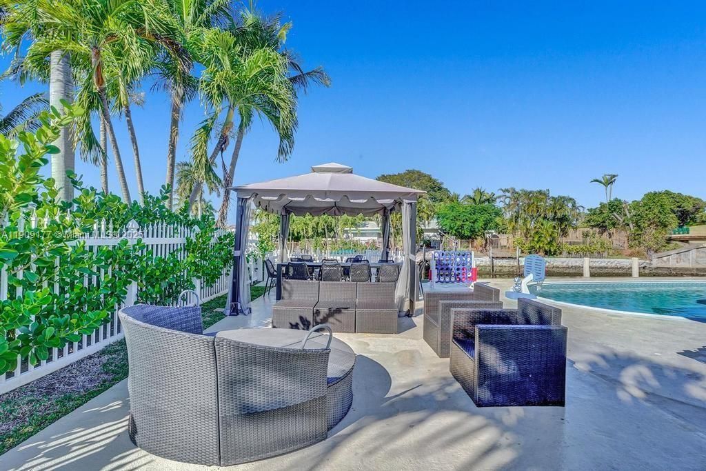 1109 SE 12th St, Deerfield Beach, FL 33441 Photo