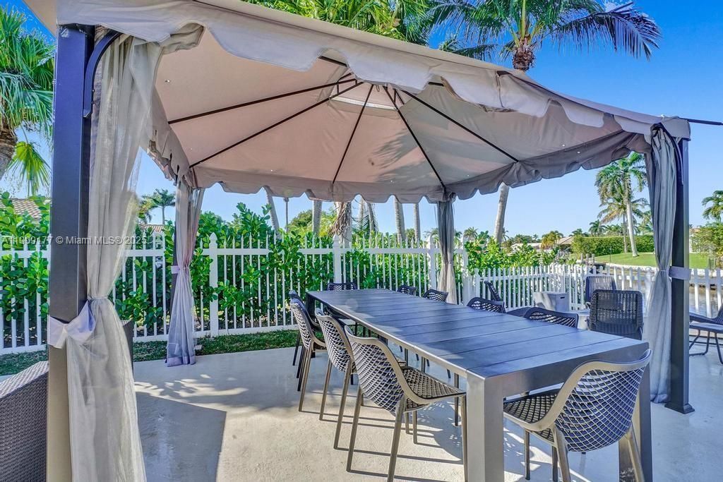 1109 SE 12th St, Deerfield Beach, FL 33441 Photo