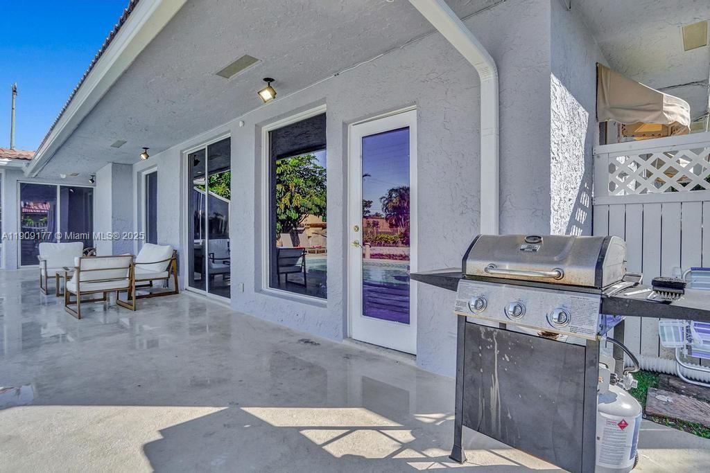 1109 SE 12th St, Deerfield Beach, FL 33441 Photo