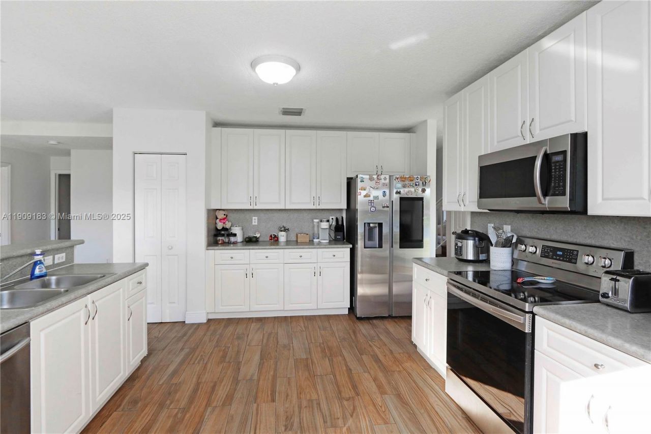 21031 SW 88 Ct, Cutler Bay, FL 33189 Photo