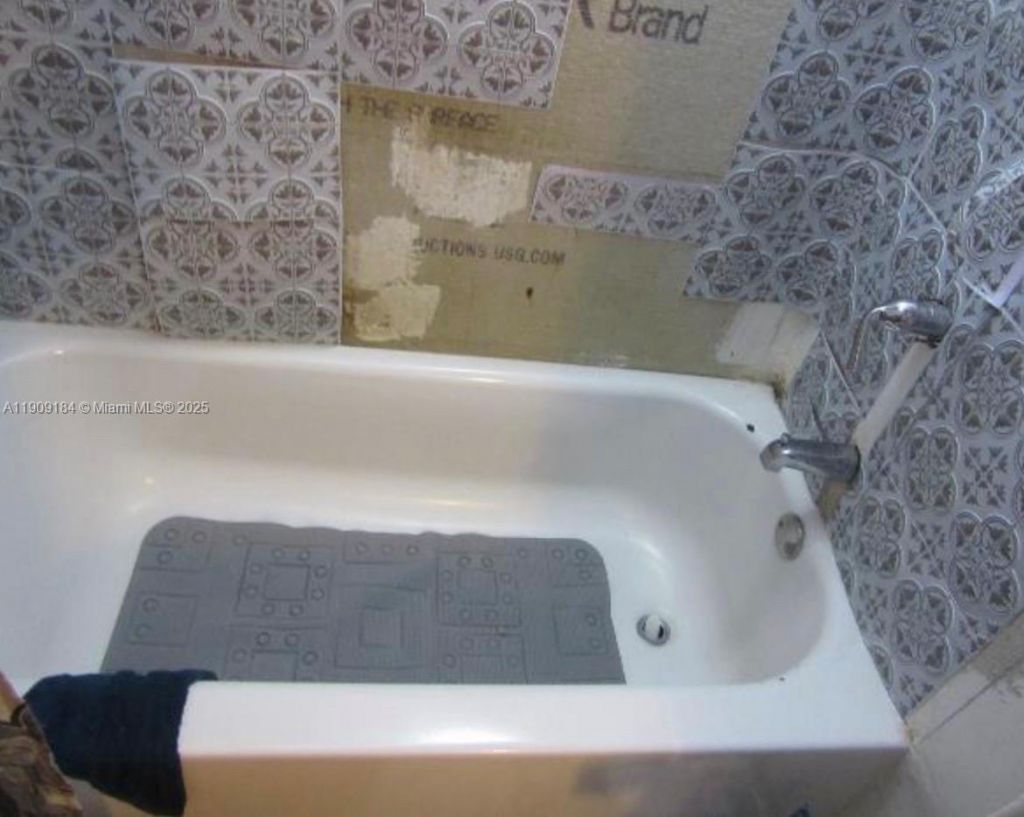 2800 NW 9th Pl, Fort Lauderdale, FL 33311 Photo