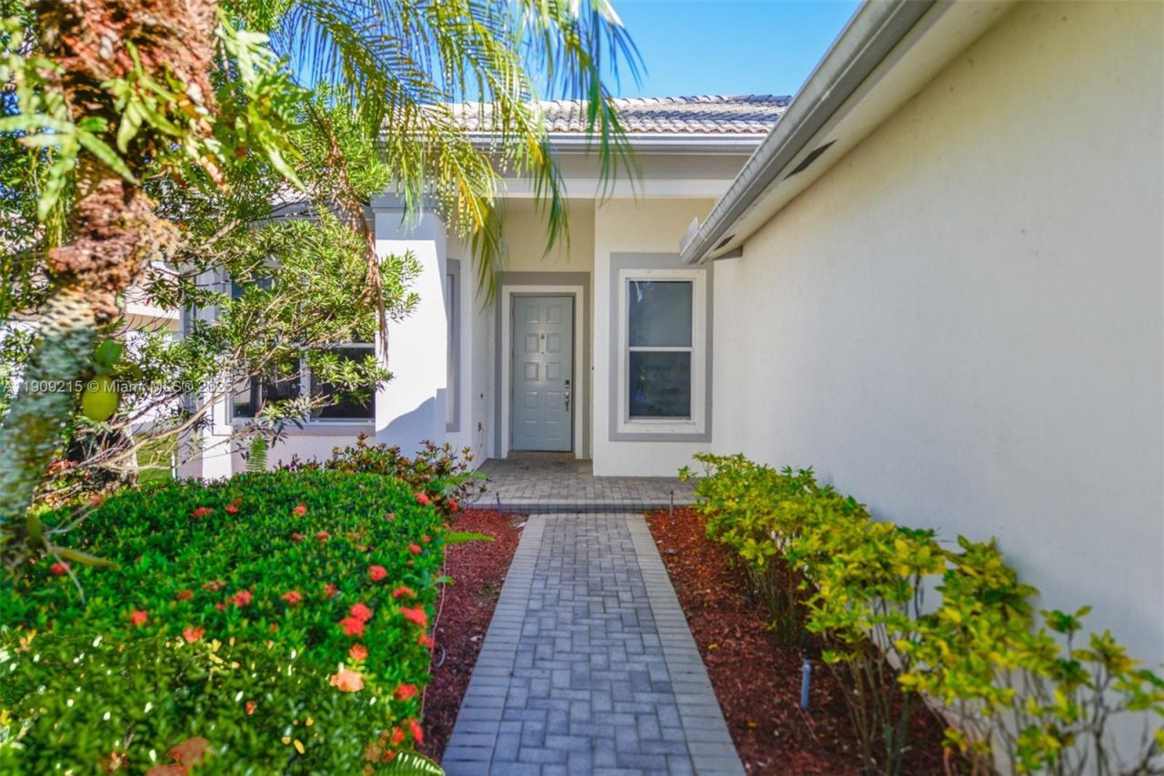 1868 Harbor View Cir, Weston, FL 33327 Photo