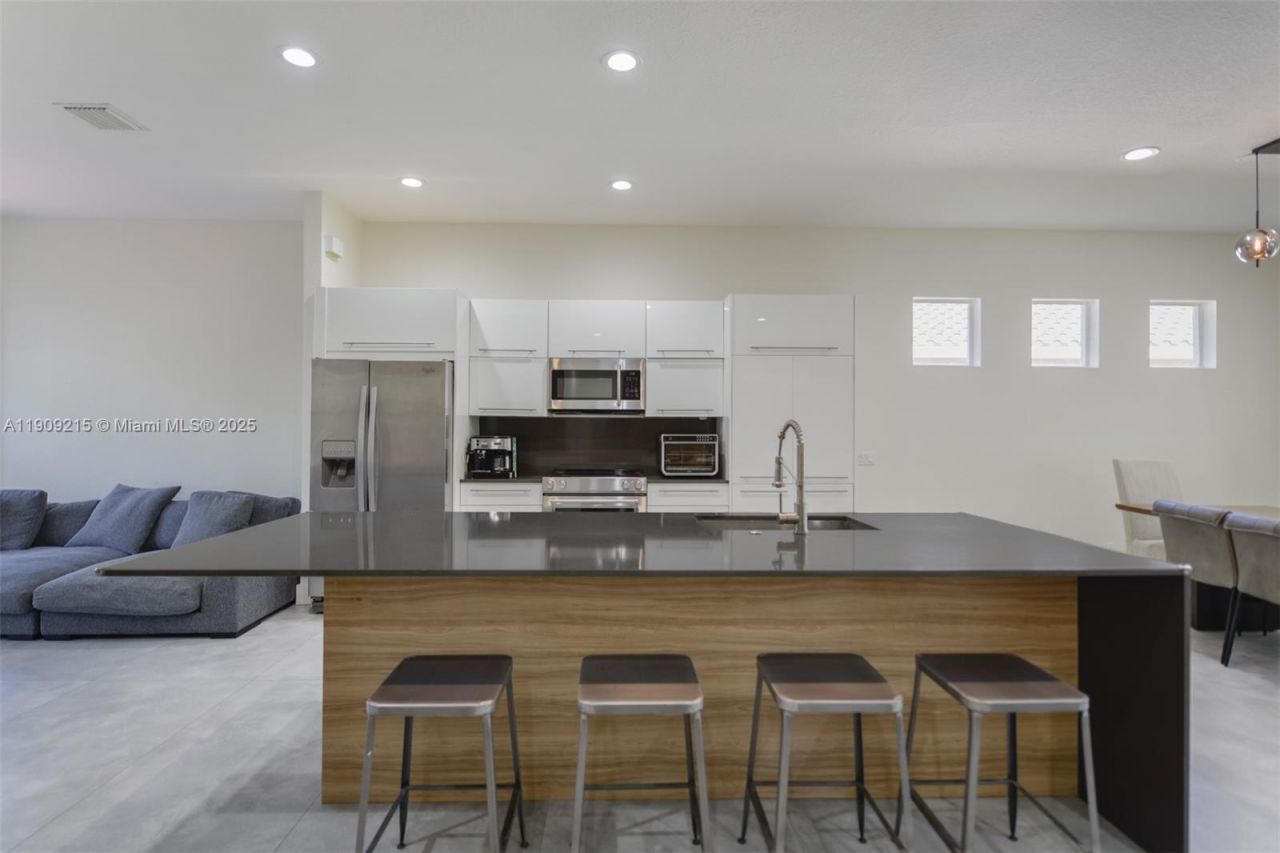 1868 Harbor View Cir, Weston, FL 33327 Photo