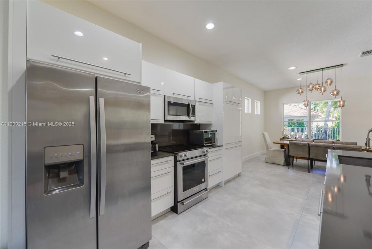 1868 Harbor View Cir, Weston, FL 33327 Photo