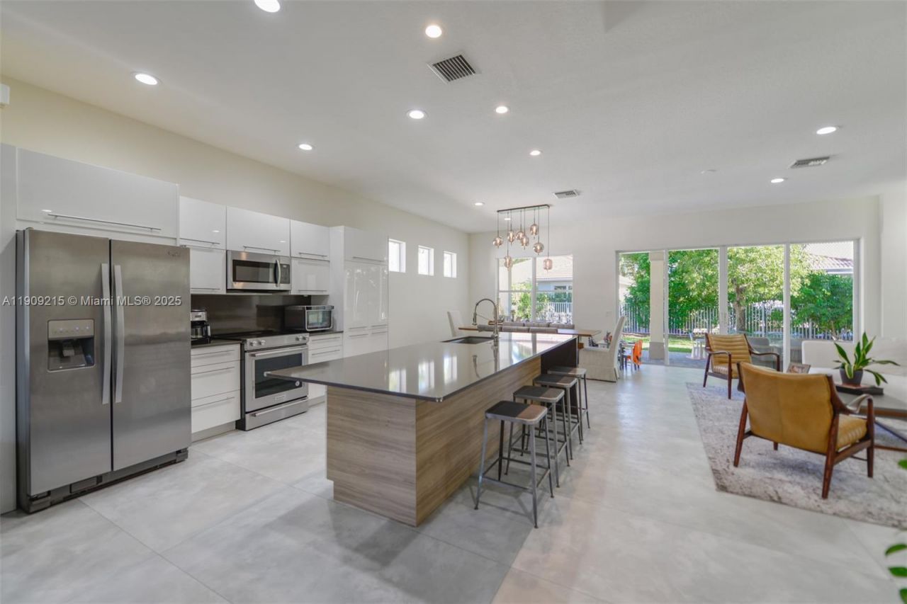 1868 Harbor View Cir, Weston, FL 33327 Photo