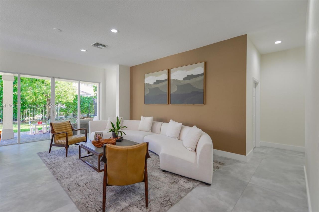 1868 Harbor View Cir, Weston, FL 33327 Photo