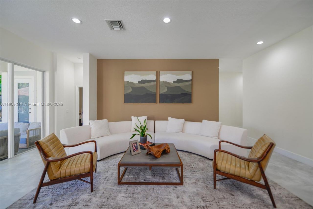 1868 Harbor View Cir, Weston, FL 33327 Photo