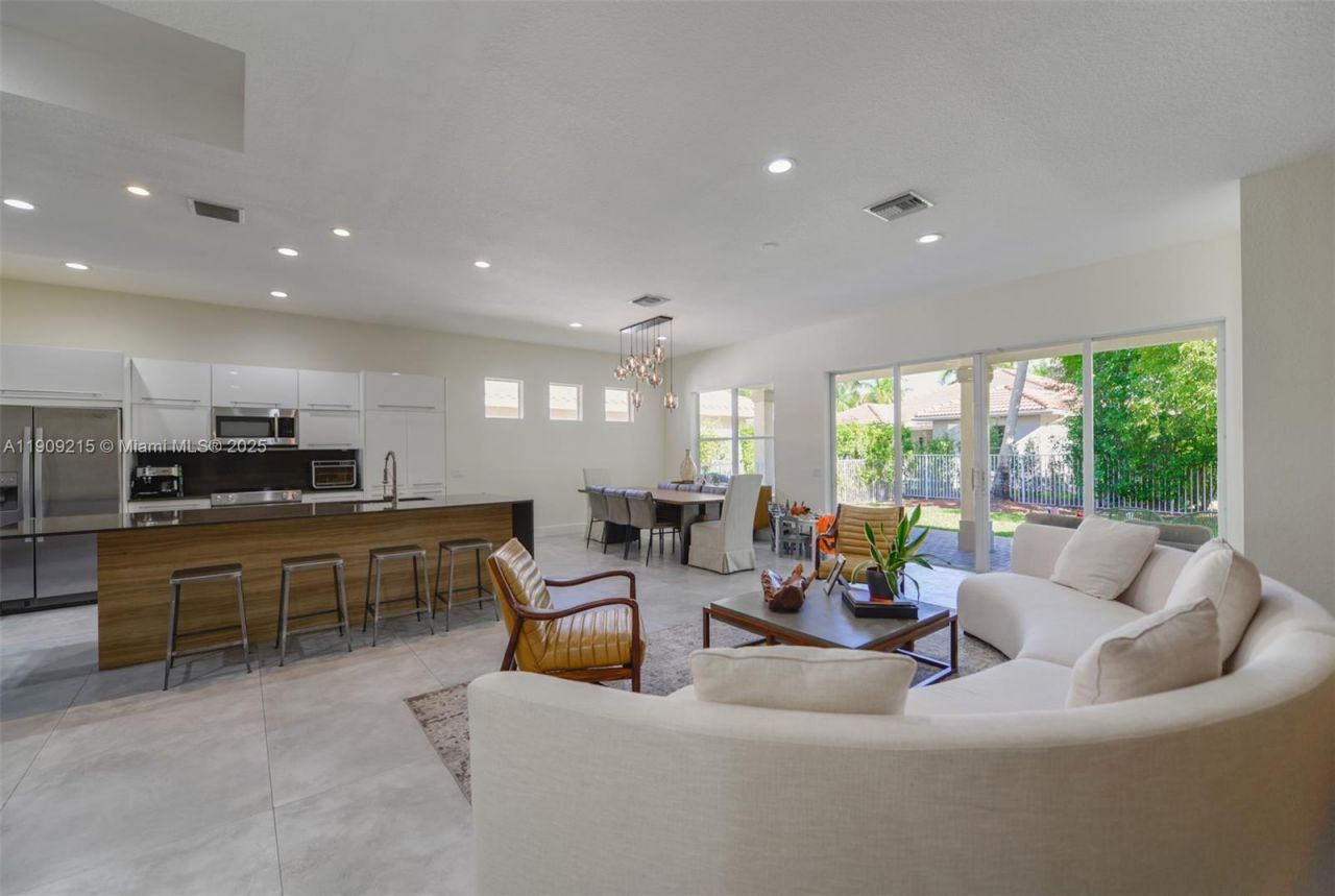 1868 Harbor View Cir, Weston, FL 33327 Photo