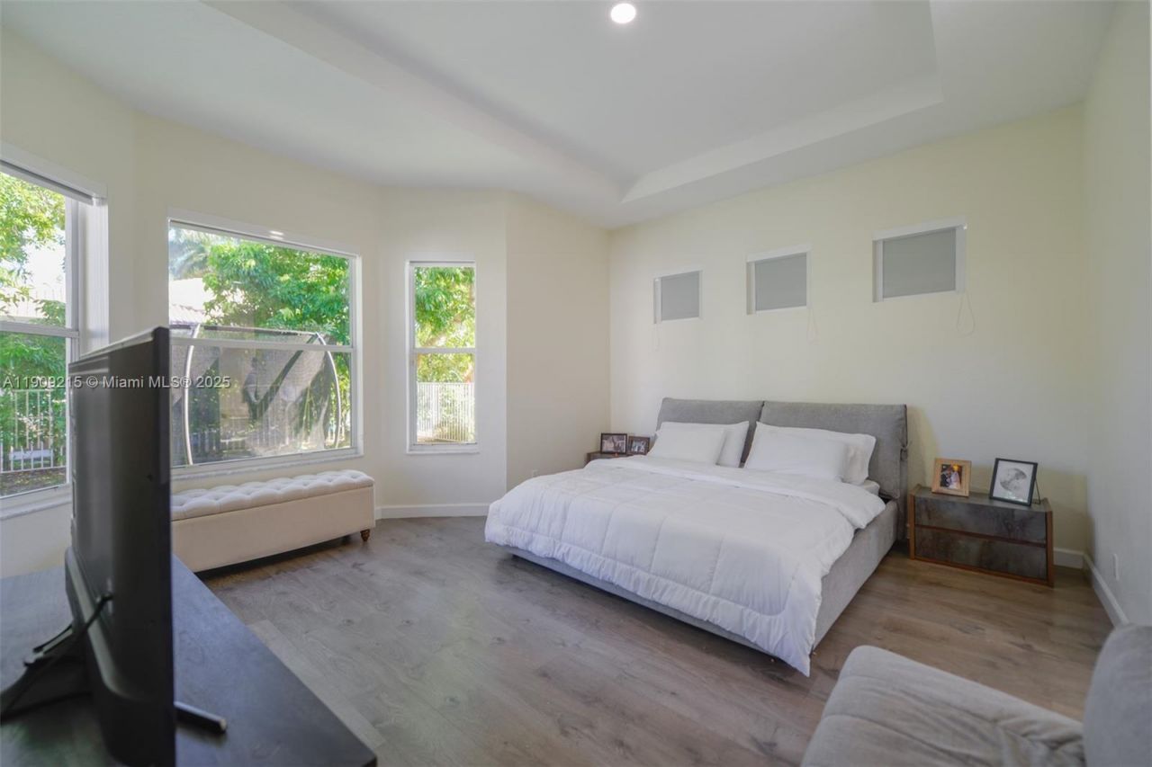 1868 Harbor View Cir, Weston, FL 33327 Photo