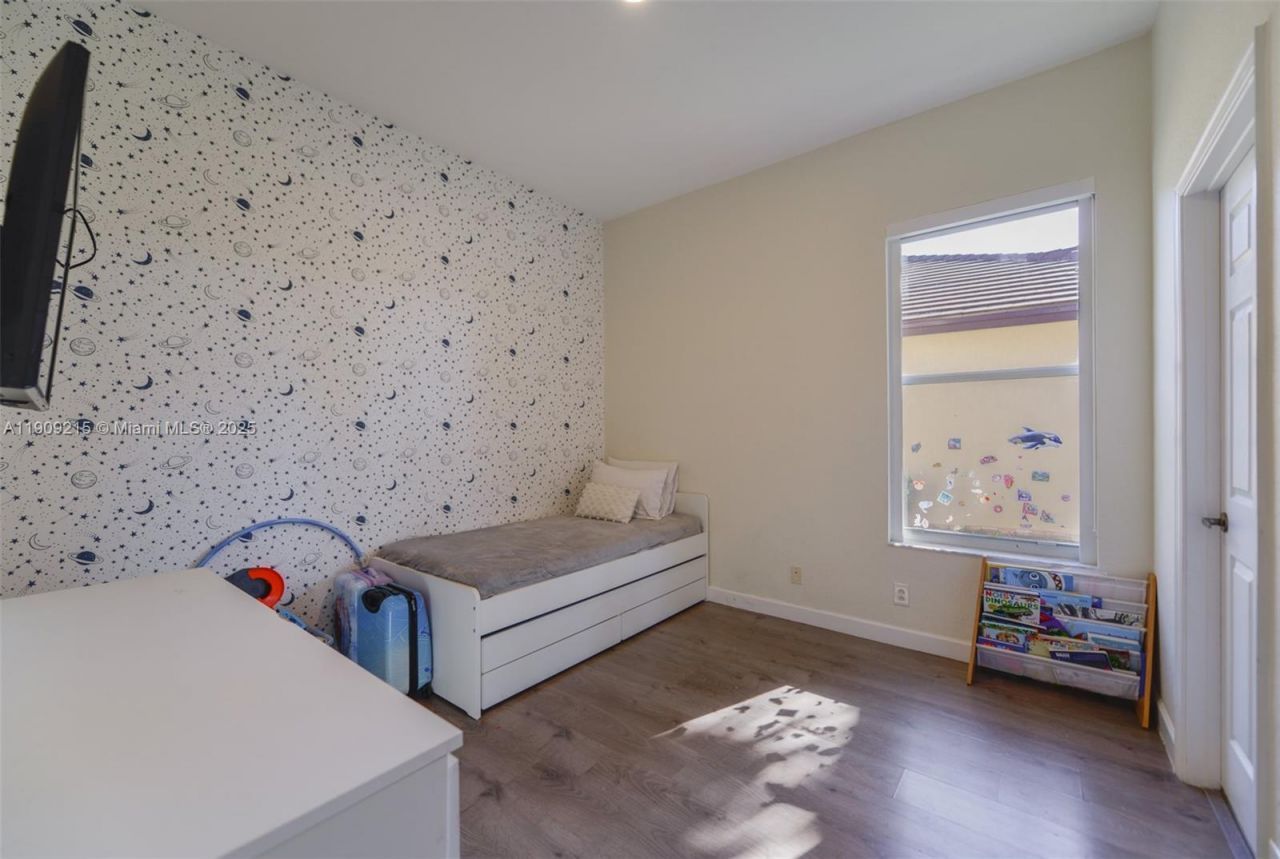 1868 Harbor View Cir, Weston, FL 33327 Photo