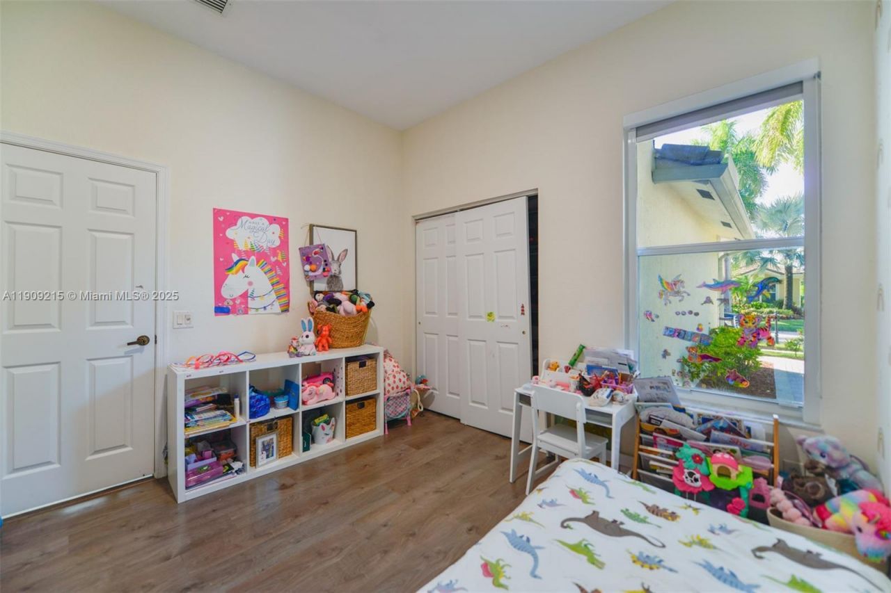 1868 Harbor View Cir, Weston, FL 33327 Photo