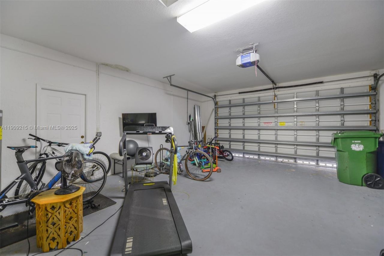 1868 Harbor View Cir, Weston, FL 33327 Photo