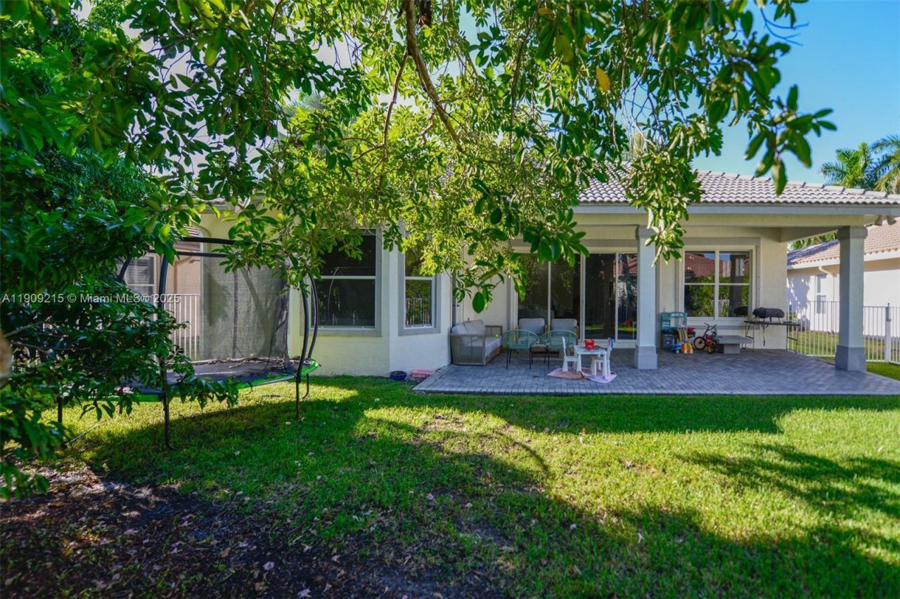 1868 Harbor View Cir, Weston, FL 33327 Photo