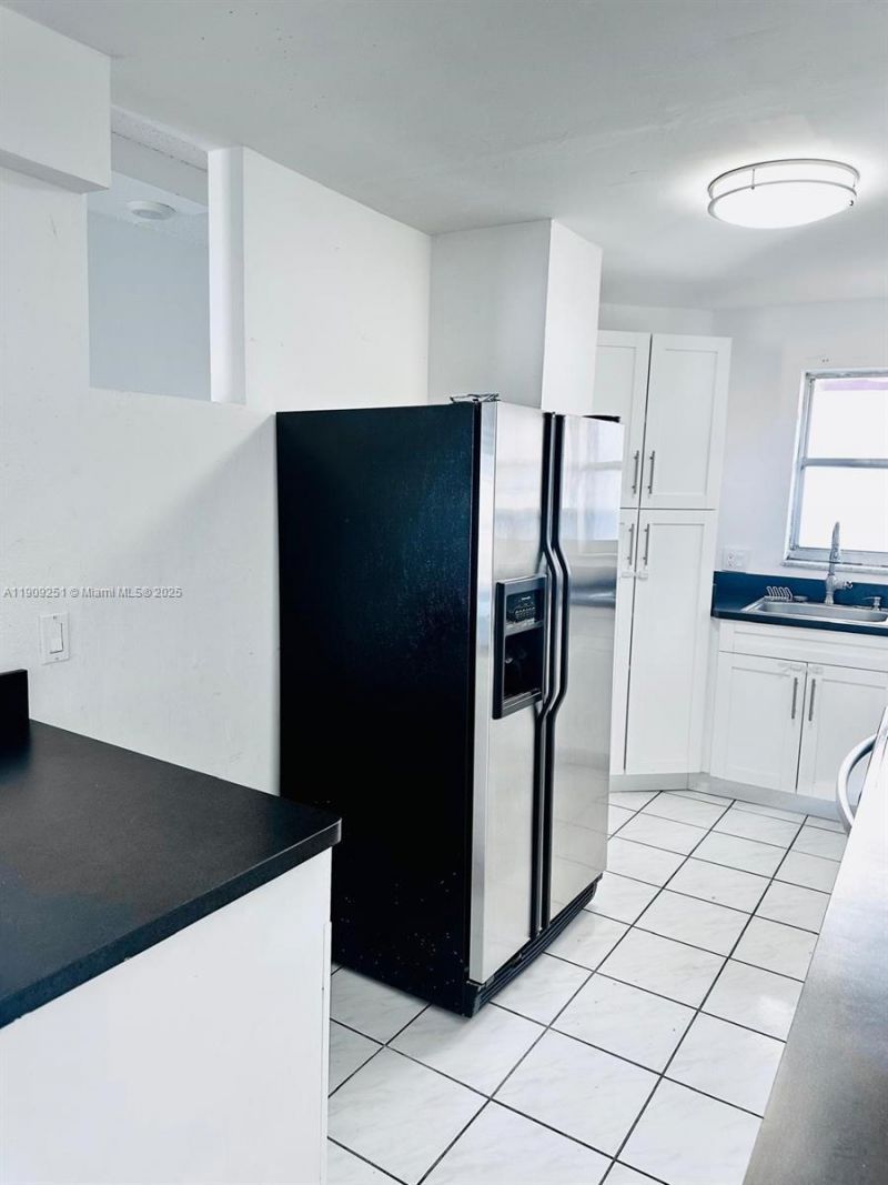 1750 W 46th St, Unit 535, Hialeah, FL 33012 Photo