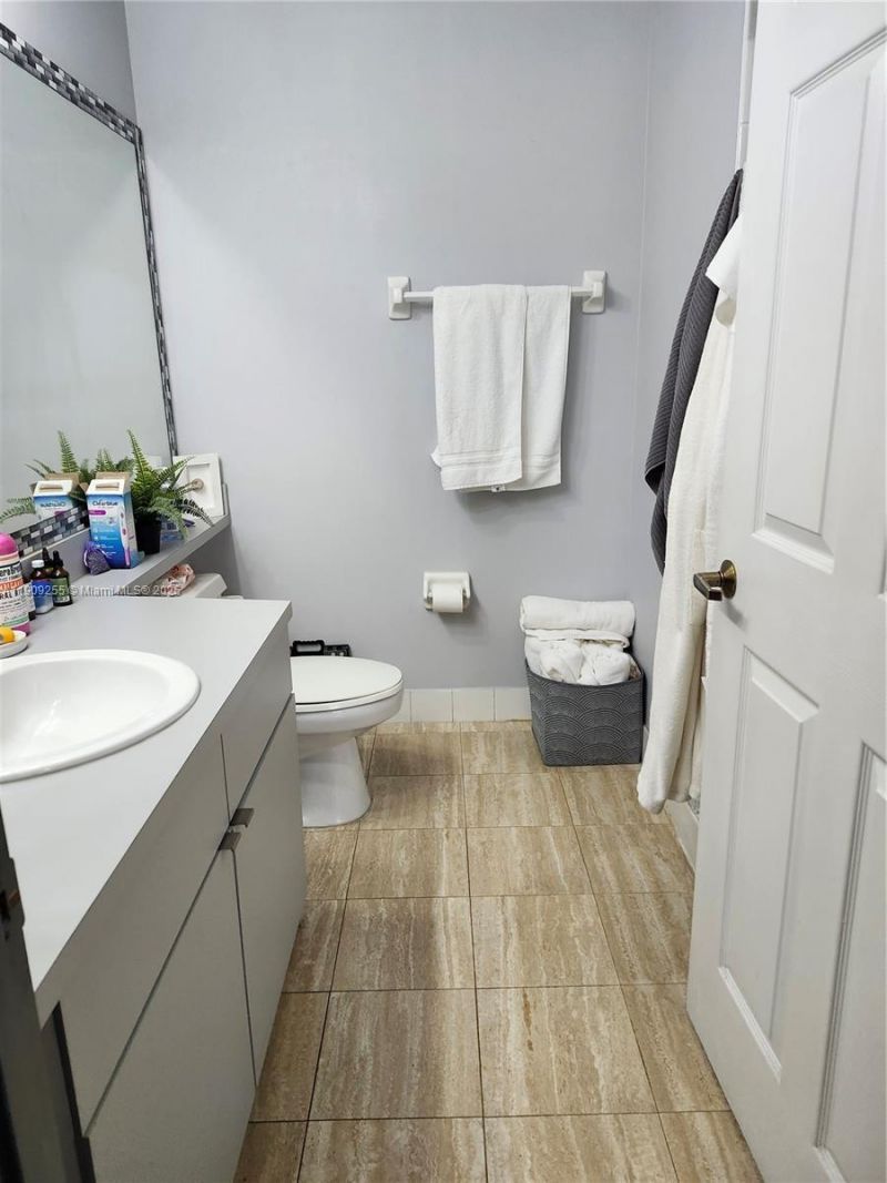 9805 NW 52nd St, Unit 312, Doral, FL 33178 Photo