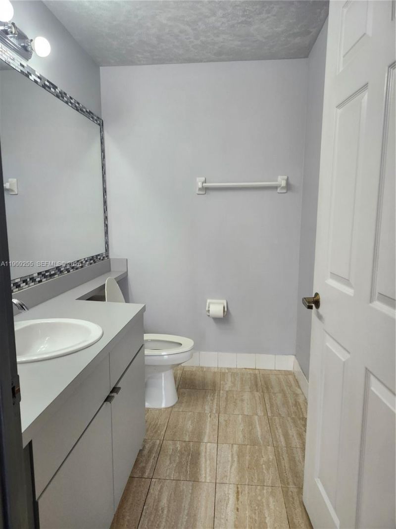 9805 NW 52nd St, Unit 312, Doral, FL 33178 Photo