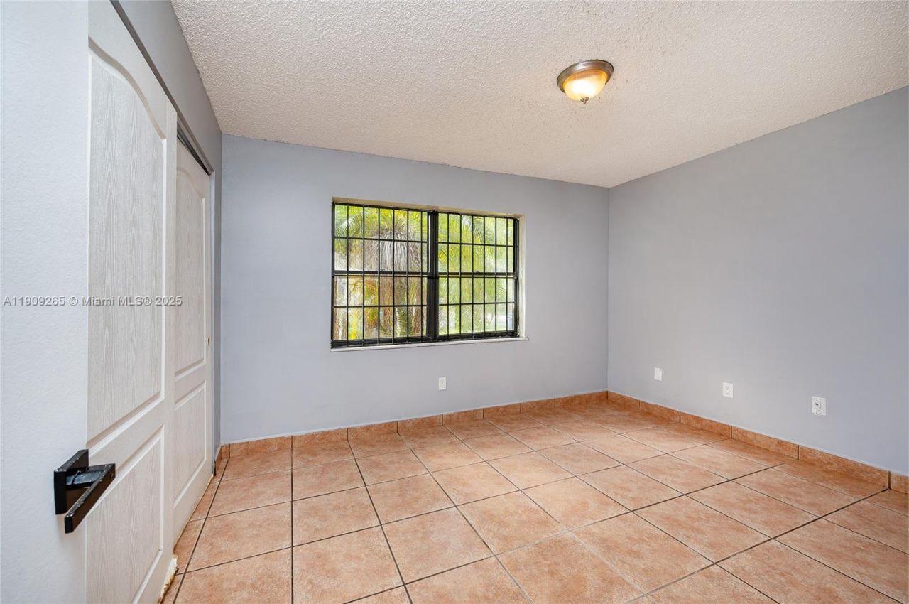 13579 SW 49th Ter, Miami, FL 33175 Photo