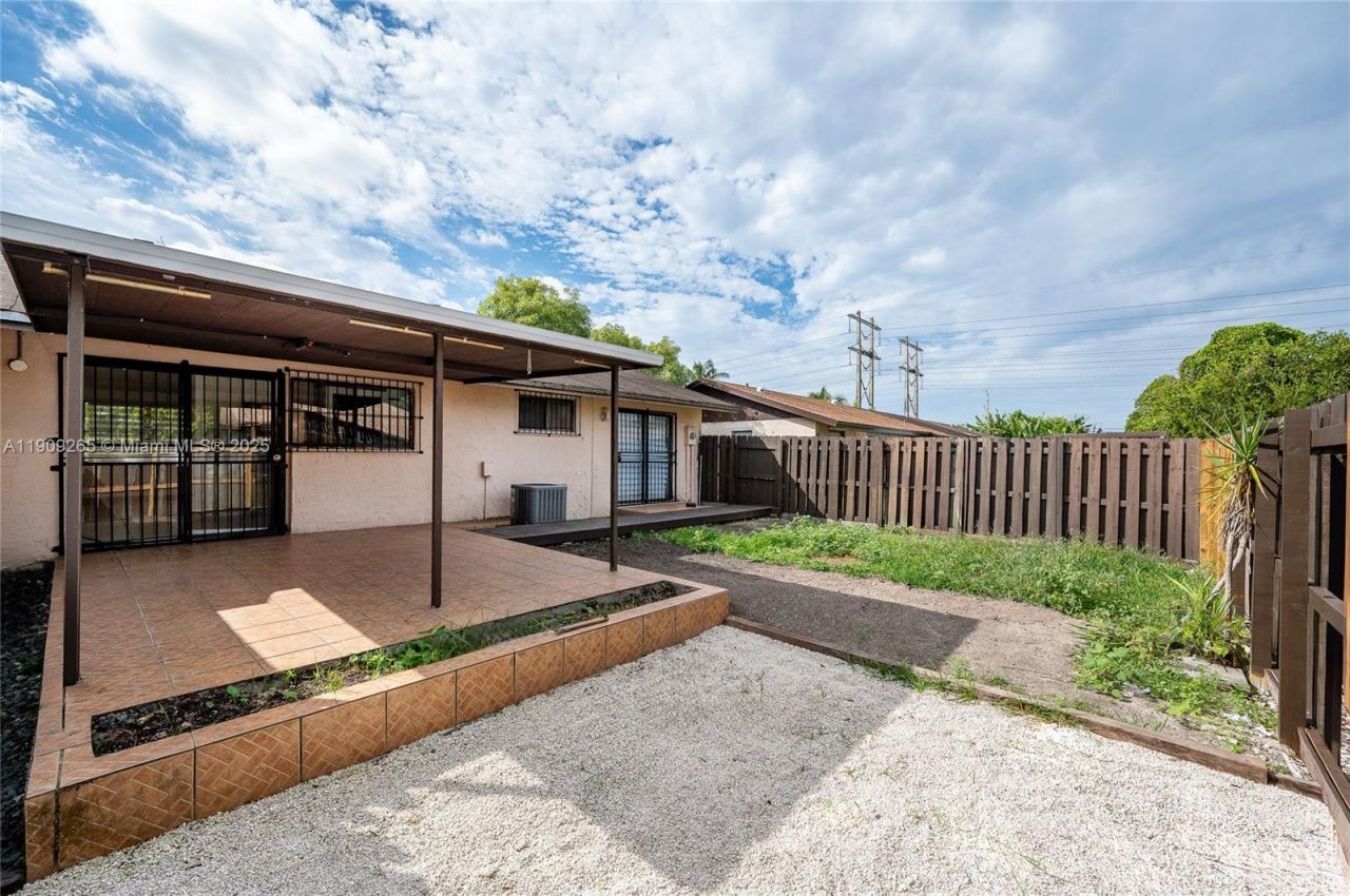 13579 SW 49th Ter, Miami, FL 33175 Photo