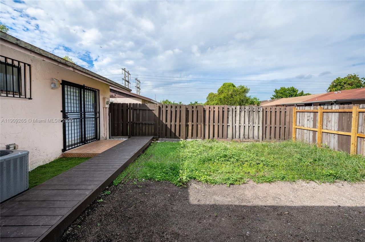 13579 SW 49th Ter, Miami, FL 33175 Photo