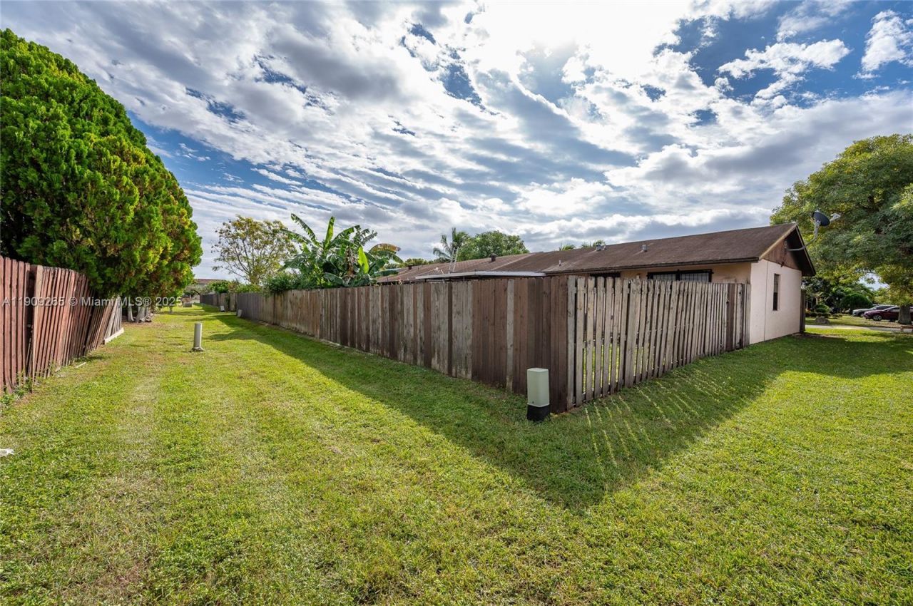 13579 SW 49th Ter, Miami, FL 33175 Photo