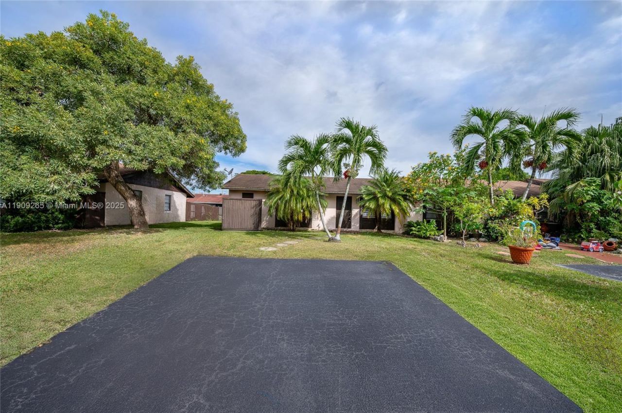 13579 SW 49th Ter, Miami, FL 33175 Photo
