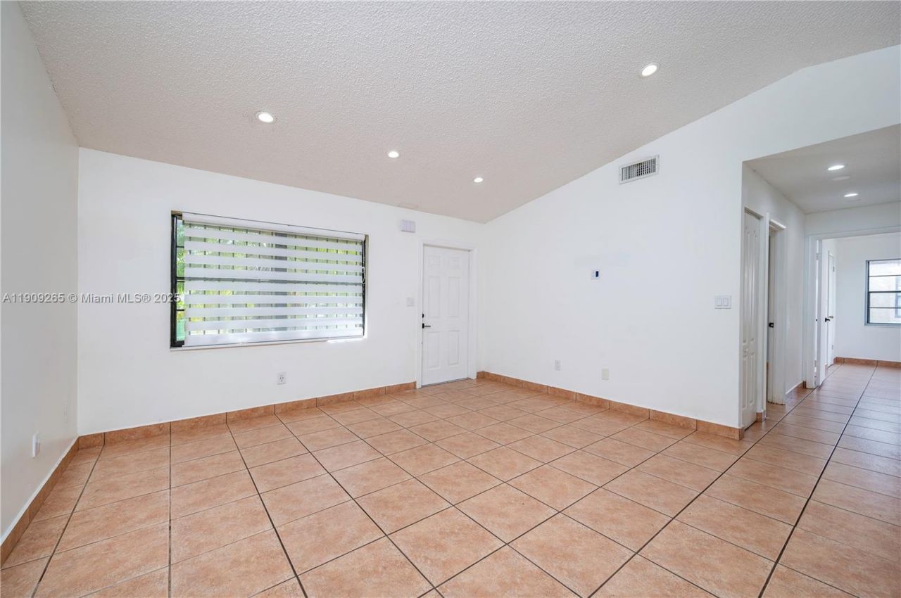 13579 SW 49th Ter, Miami, FL 33175 Photo