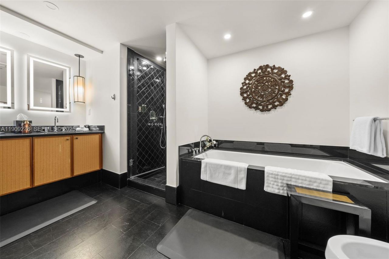 101 20th St, Unit 3202, Miami Beach, FL 33139 Photo