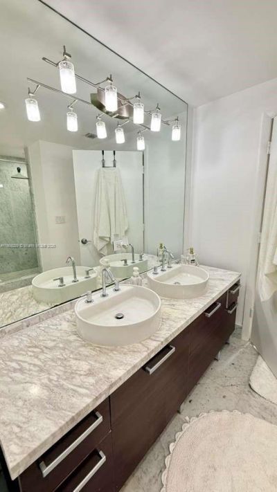 253 NE 2nd St, Unit 1901, Miami, FL 33132 Photo