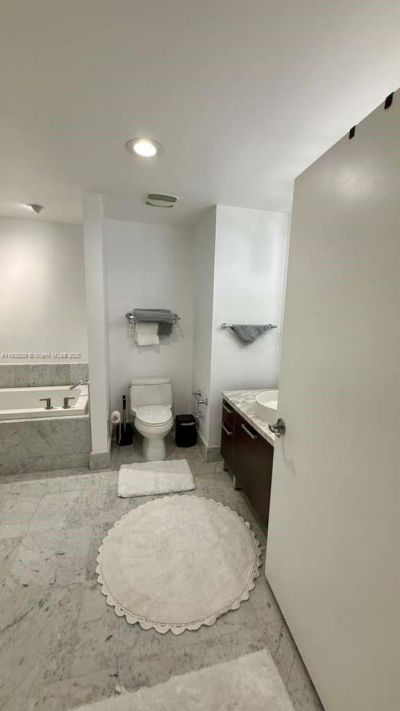253 NE 2nd St, Unit 1901, Miami, FL 33132 Photo