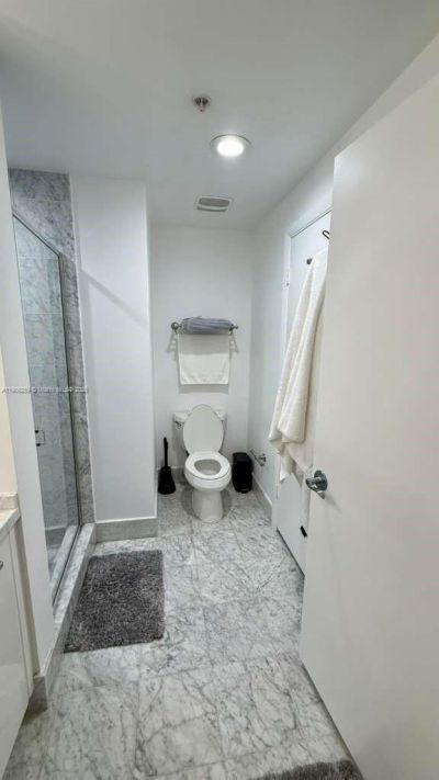 253 NE 2nd St, Unit 1901, Miami, FL 33132 Photo