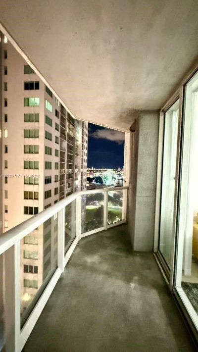 253 NE 2nd St, Unit 1901, Miami, FL 33132 Photo