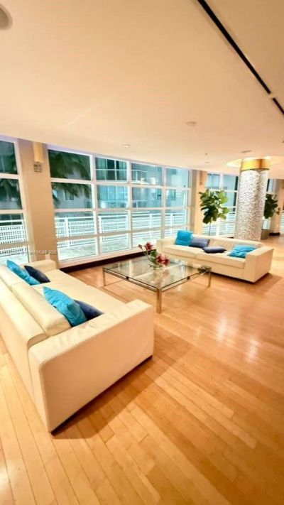 253 NE 2nd St, Unit 1901, Miami, FL 33132 Photo