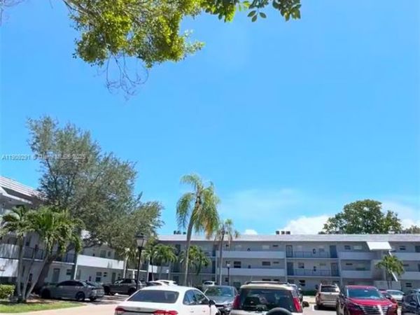 8380 Sands Point Blvd, Unit J109, Tamarac, FL 33321