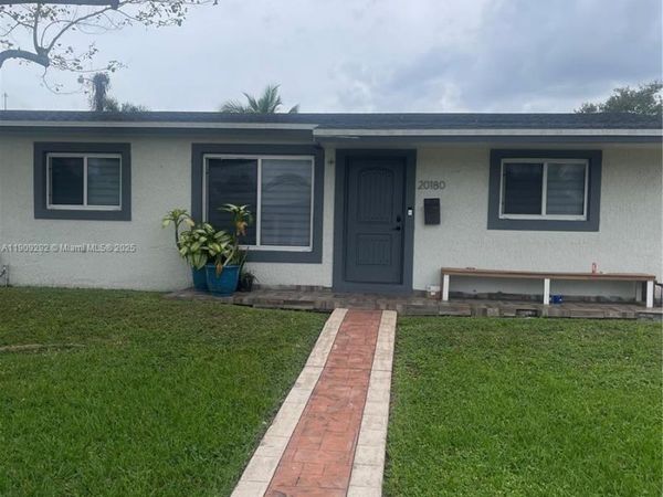 20180 NW 14th Ct, Miami Gardens, FL 33169