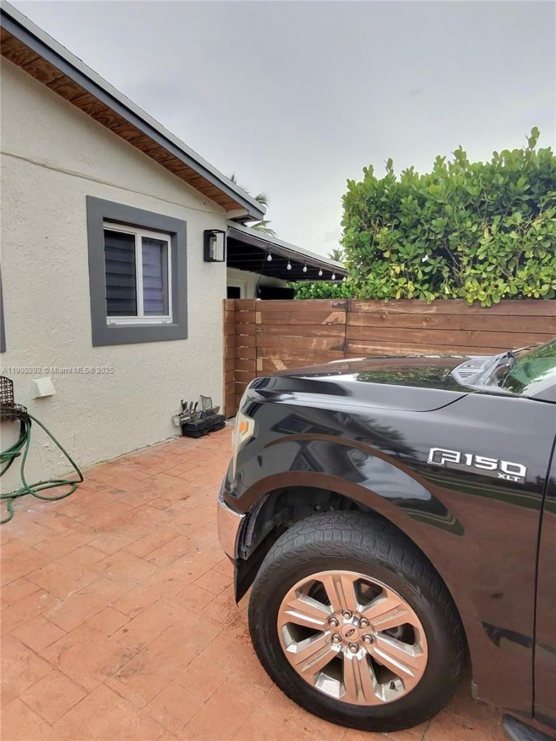 20180 NW 14th Ct, Miami Gardens, FL 33169 Photo