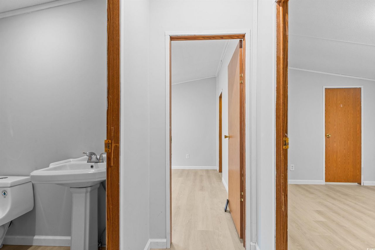 136 Vernon Way Photo 14