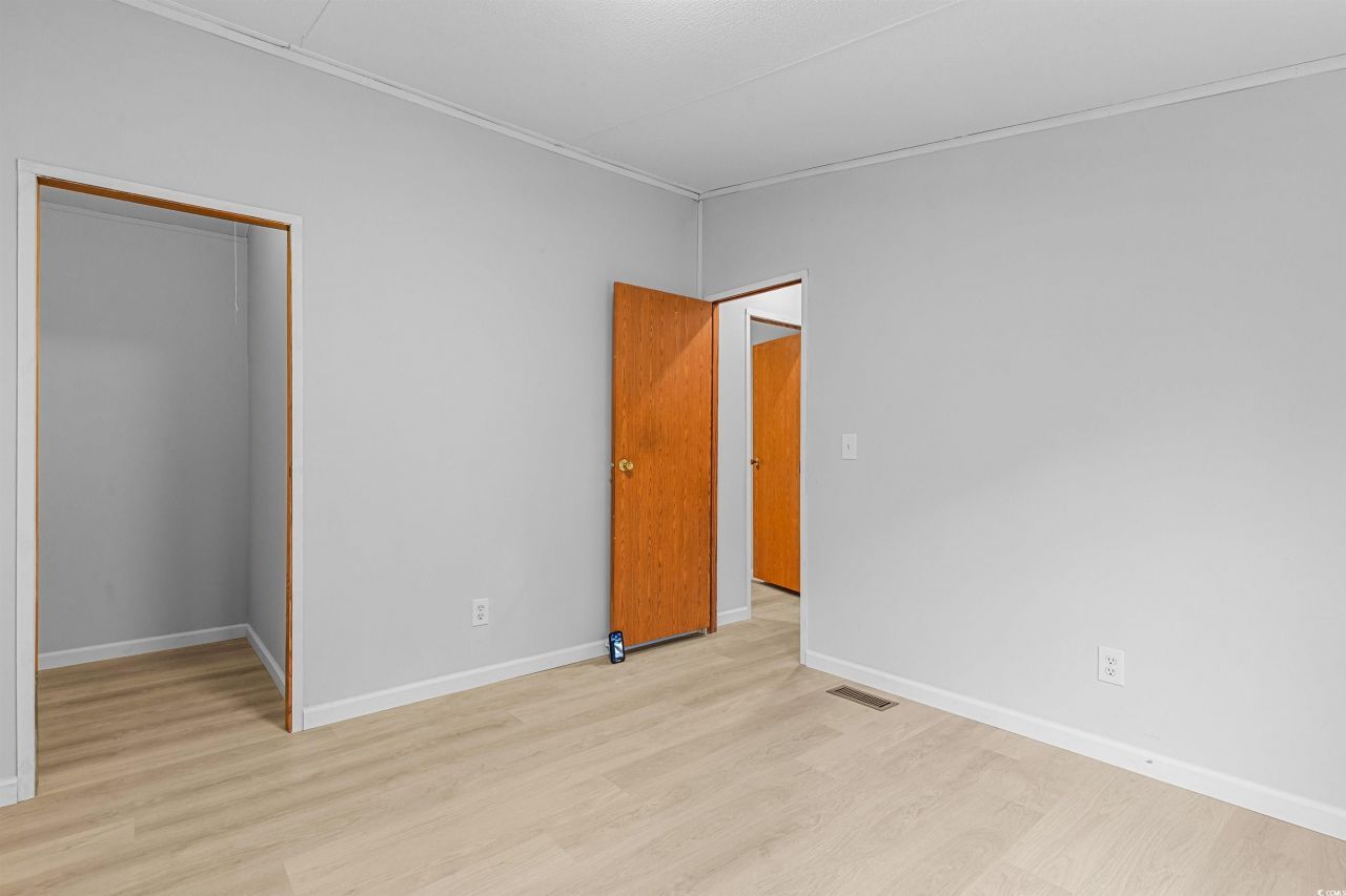 136 Vernon Way Photo 18