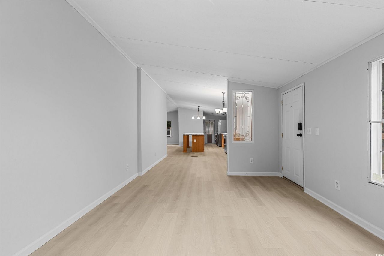 136 Vernon Way Photo 19