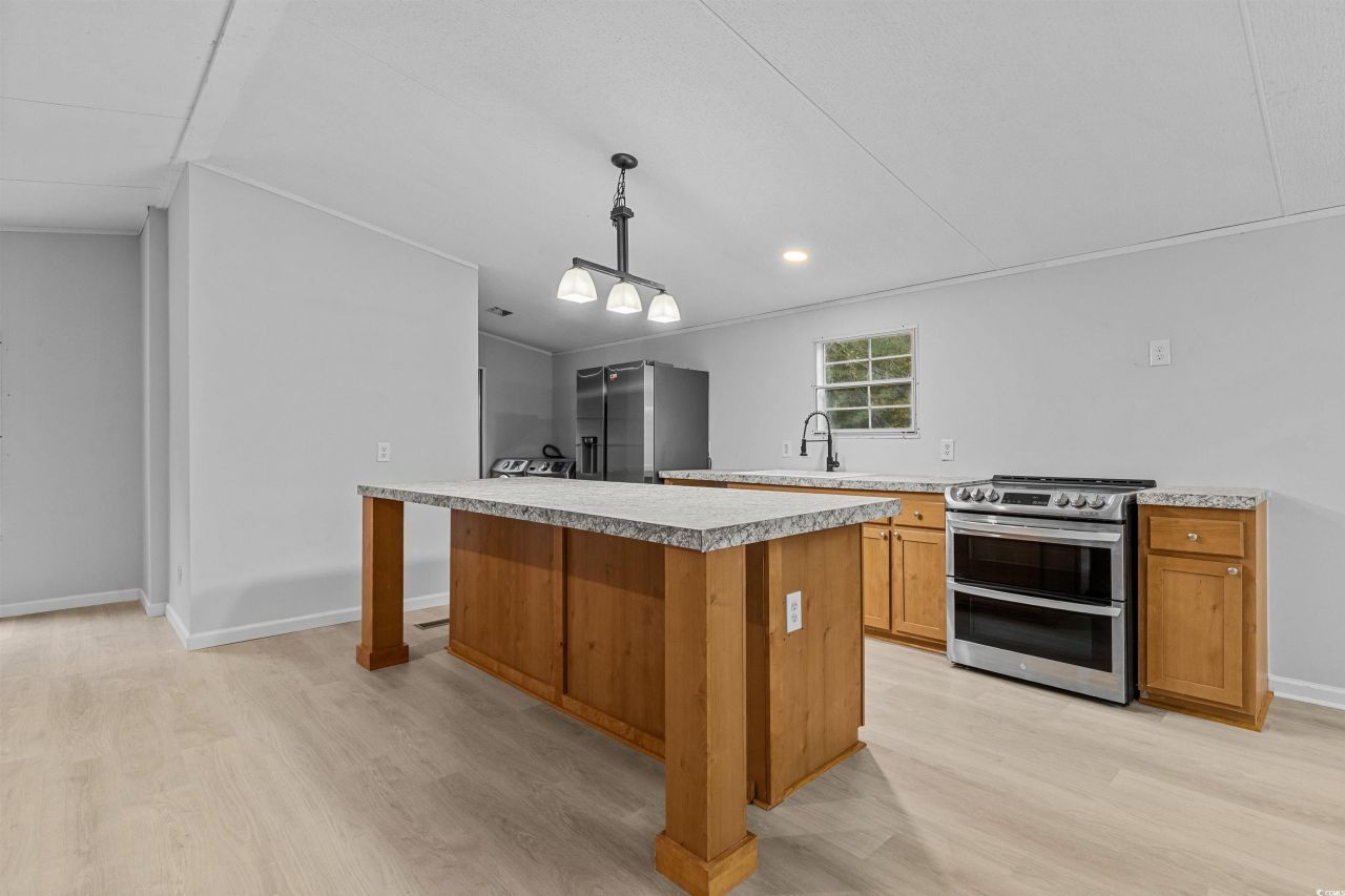 136 Vernon Way Photo 23