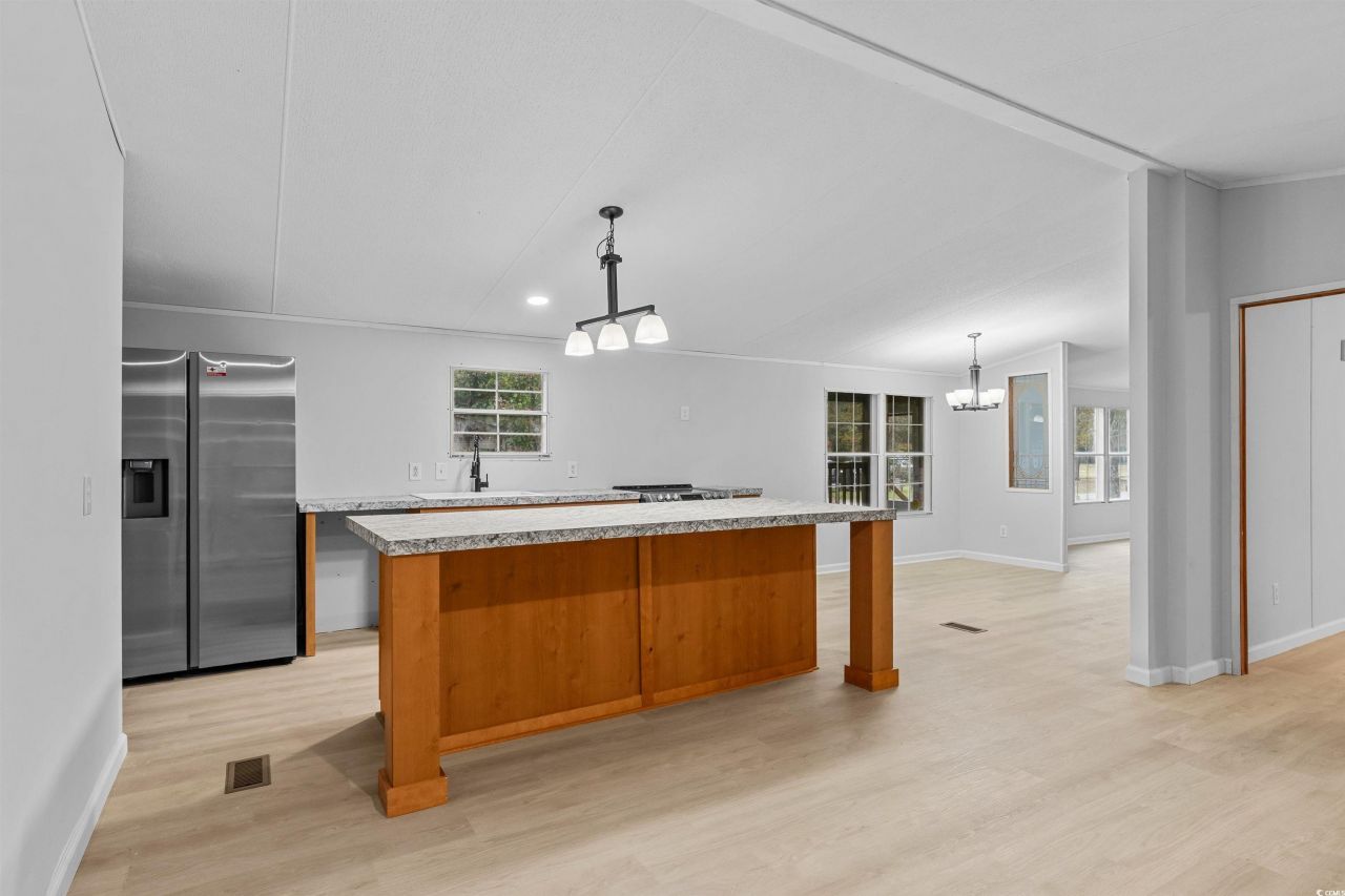 136 Vernon Way Photo 25