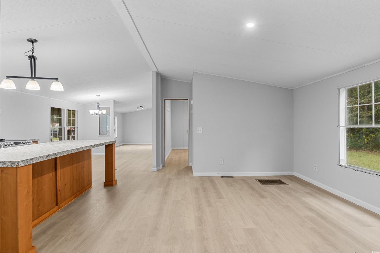 136 Vernon Way Photo 26