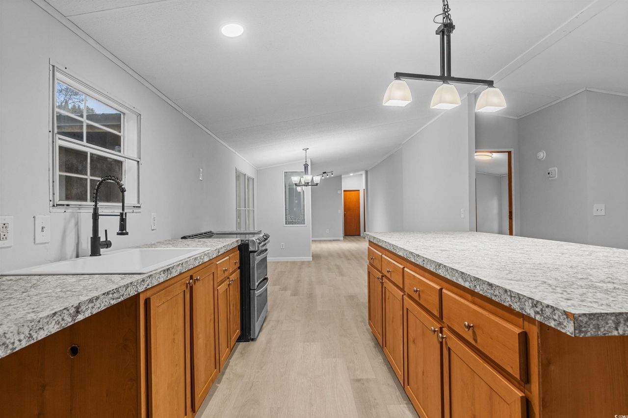 136 Vernon Way Photo 30