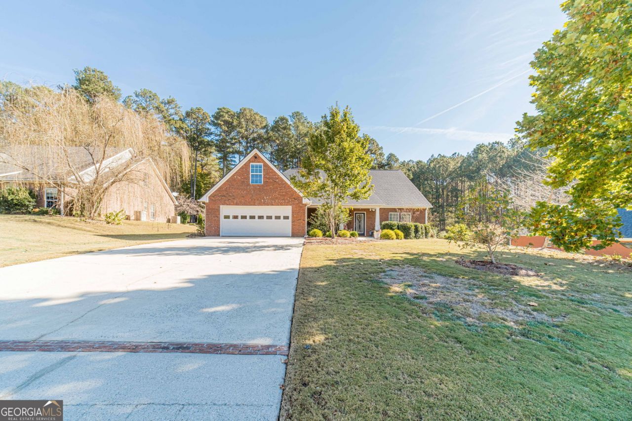 654 Huntington Trace, Winder, GA 30680 Main Photo