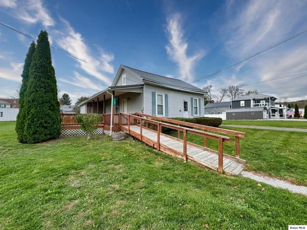 106 School Street, Bellville, OH 44813