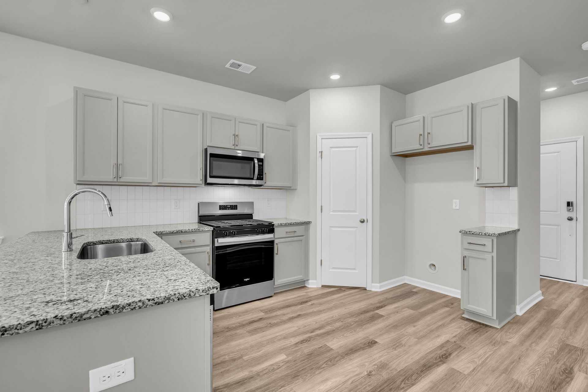 314 Clipper Court Photo 10