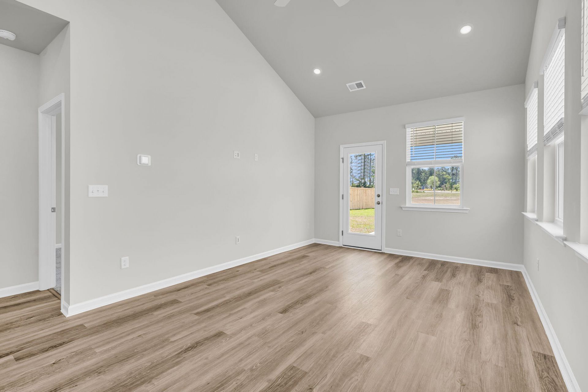 314 Clipper Court Photo 17