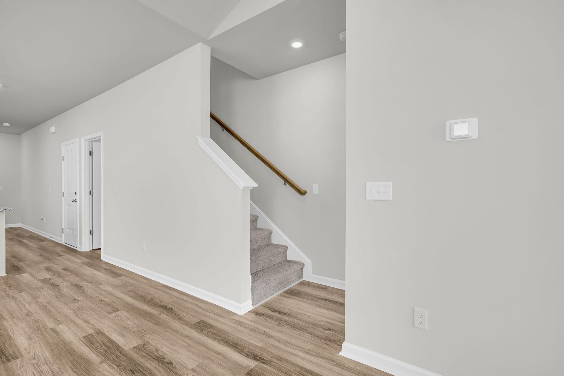 314 Clipper Court Photo 19