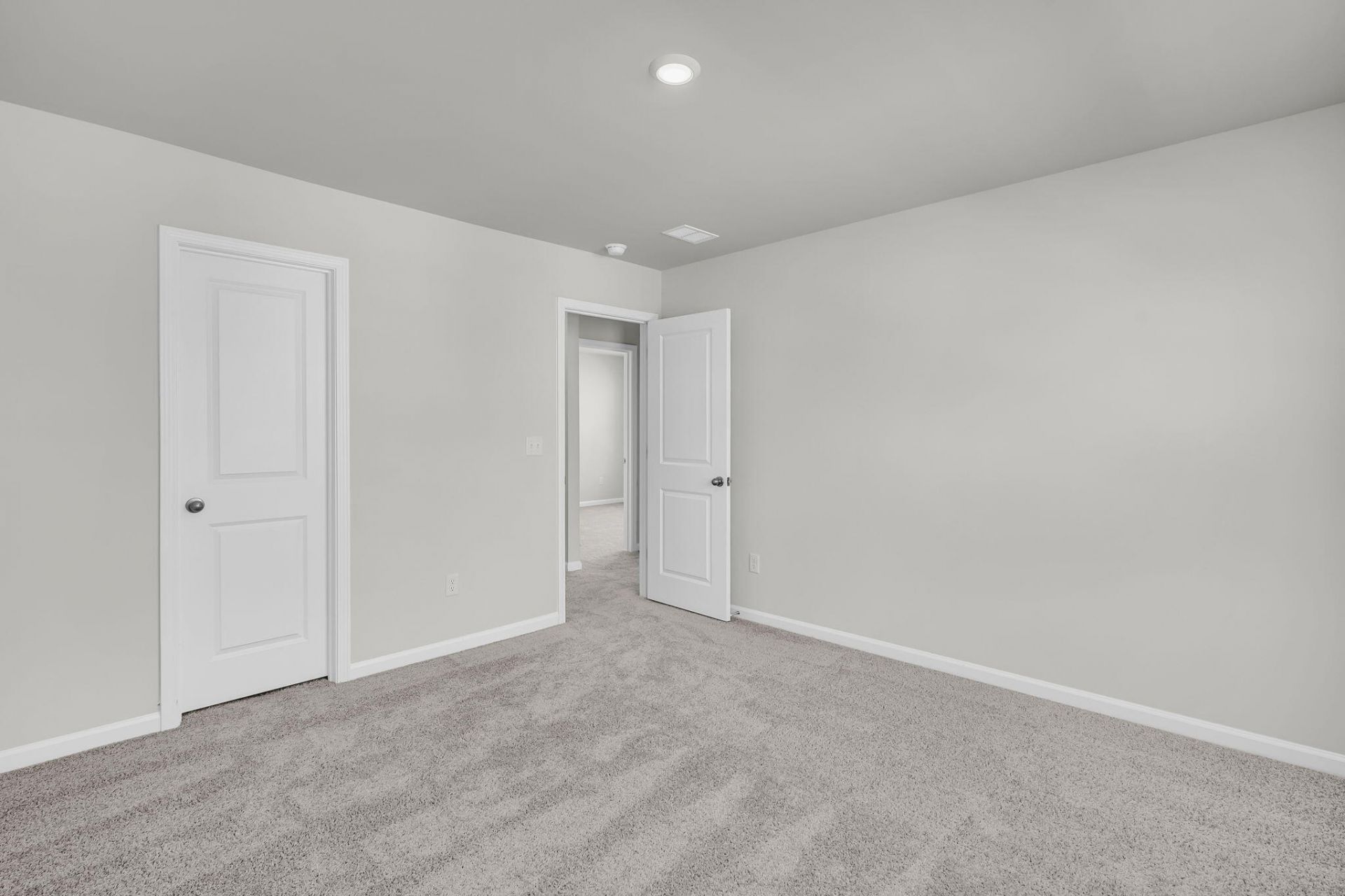 314 Clipper Court Photo 32