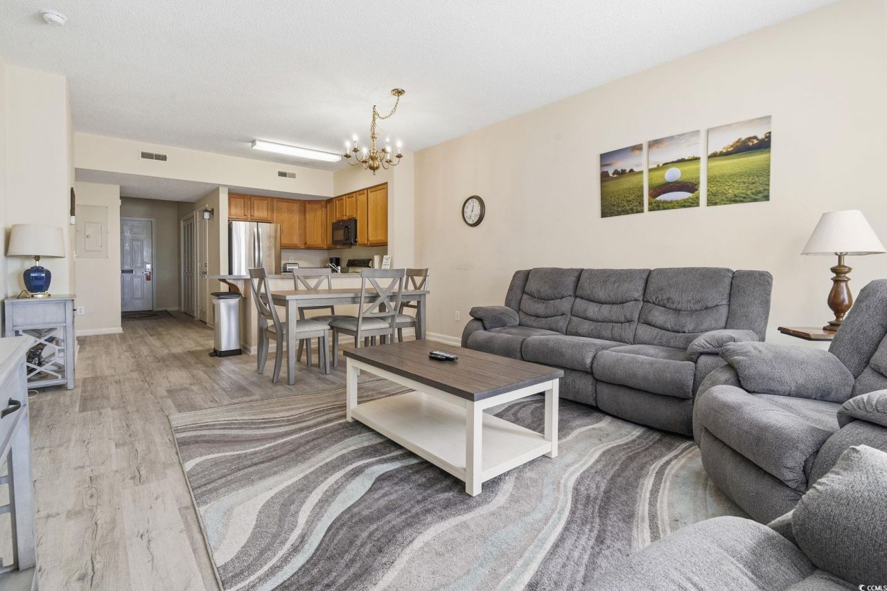 4590 Girvan Dr. Photo 14