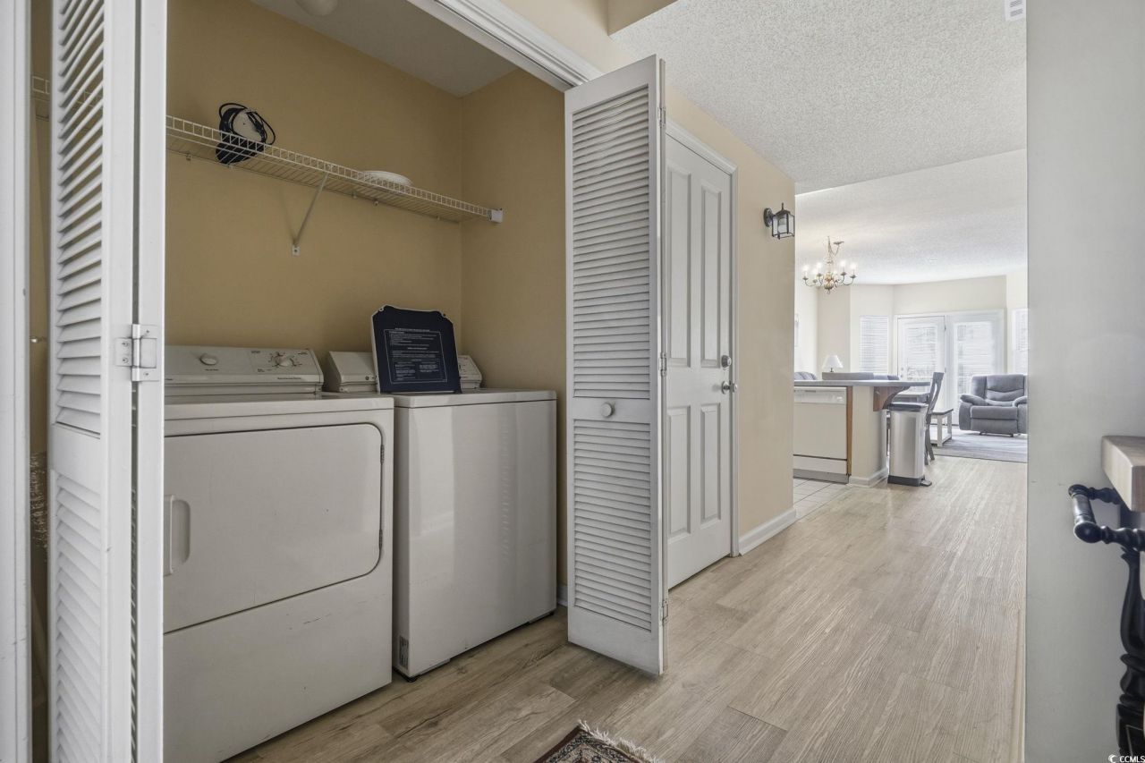 4590 Girvan Dr. Photo 15